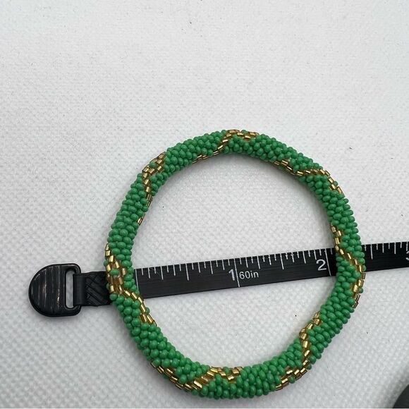 🍭4/$20 Green and gold roll on seed bead bracelet - Picture 4 of 4